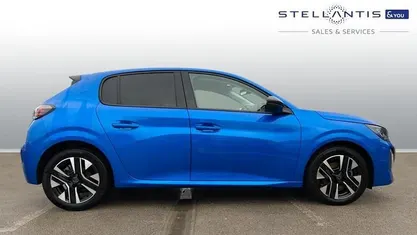 Used Peugeot 208 Allure 101 HP (74 kW) 2024 Hatchback