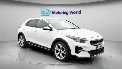 Usado Kia XCeed 160 CV (117 kW) 2021 Blanco SUV