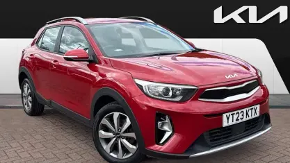 Usado Kia Stonic 101 CV (74 kW) 2023 Rojo SUV