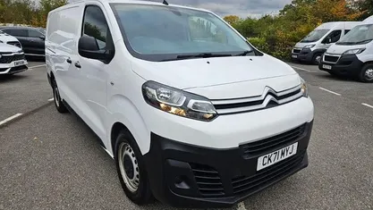 Used Citroën Dispatch 101 HP (74 kW) 2020 White MPV