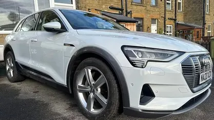 Used 2022 Audi e-tron SUV | £15,799 (Good price)
