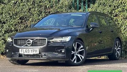 Black Used 2019 Volvo V60 R-Design Estate | £19,980 (Fair price)