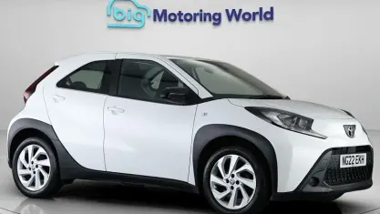 Usado Toyota Aygo X PURE 72 HP (52 kW) 2025 SUV
