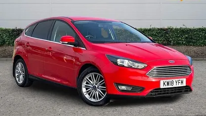 Used Ford Focus Zetec 101 HP (74 kW) 2017 Red Hatchback