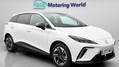 Begagnad MG MG4 EV Trophy 150 kW (204 HK) 2025 Halvkombi