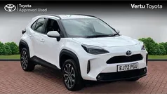 White Used 2022 Toyota Yaris Cross Design SUV | £20,054 (Fair price)