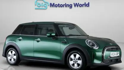Used Mini Cooper Classic 136 HP (100 kW) 2024 Green Hatchback