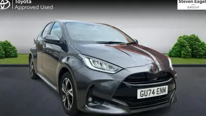 Usado Toyota Yaris Hybrid Design 116 CV (85 kW) 2026 Utilitario
