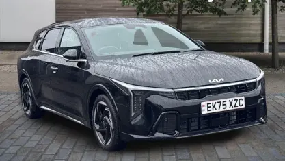 Nouă Kia K4 GT-Line 150 CP (110 kW) 2026 Negru Hatchback
