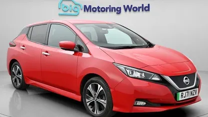 Used Nissan Leaf Tekna 110 kW (150 HP) 2021 Red Hatchback