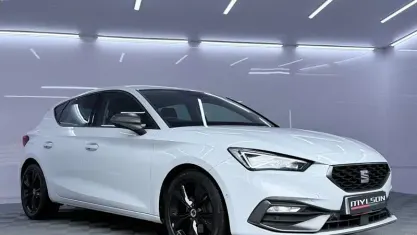 Used Seat Leon FR 131 HP (96 kW) 2020 White Hatchback