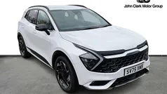 White New 2025 Kia Sportage 2 SUV | £28,500 (Fair price)
