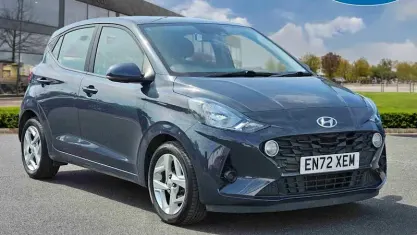 Used Hyundai i10 SE 67 HP (49 kW) 2023 Grey Hatchback