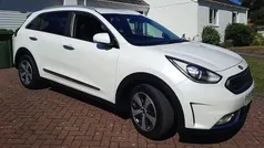 White Used 2017 Kia Niro 3 SUV | £9,988 (Fair price)
