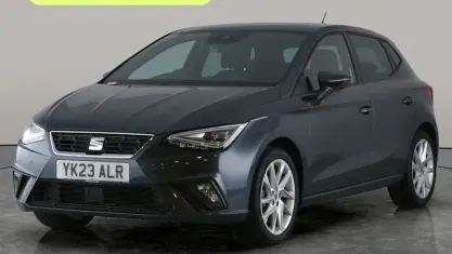 Usado Seat Ibiza FR 80 HP (58 kW) 2023 Cinzento Citadino