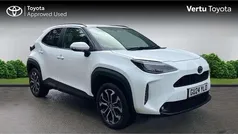 White Used 2024 Toyota Yaris Cross Design SUV | £22,881 (Fair price)