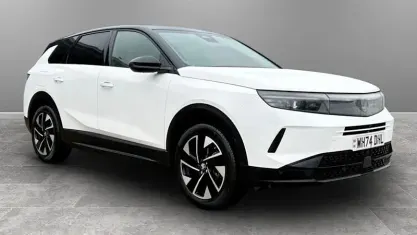 Used Vauxhall Grandland X GSe 136 HP (100 kW) 2025 White SUV