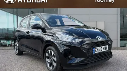 Used Hyundai i10 Advanced 63 HP (46 kW) 2025 Black Hatchback