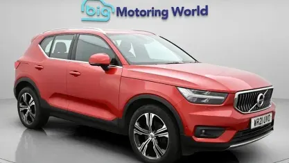 Begagnad Volvo XC40 Inscription 197 HK (144 kW) 2021 Röd SUV