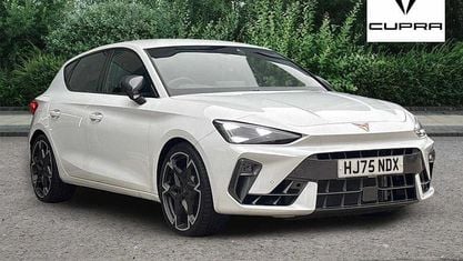 Used Cupra Leon VZ1 325 HP (239 kW) 2025 Glacial white Hatchback