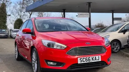 Used Ford Focus Titanium X 120 HP (88 kW) 2017 Red Hatchback