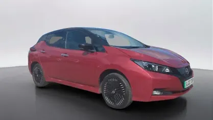 Second-hand Nissan Leaf N-Connecta 160 kW (218 CP) 2022 Roșu Hatchback