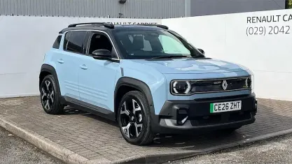 Used Renault 4 E-Tech Komfort 110 kW (150 HP) 2025 Bicolour solid  cumulus blue with diamond black r SUV