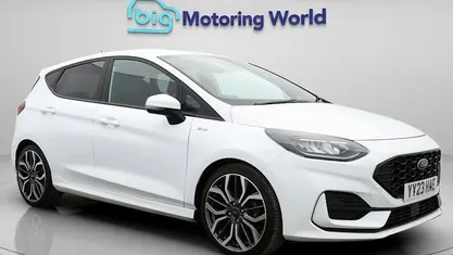 Begagnad Ford Fiesta ST-Line X 101 HK (74 kW) 2023 Vit Halvkombi