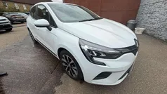 White Used 2022 Renault Clio V Iconic Hatchback | £12,695 (Fair price)