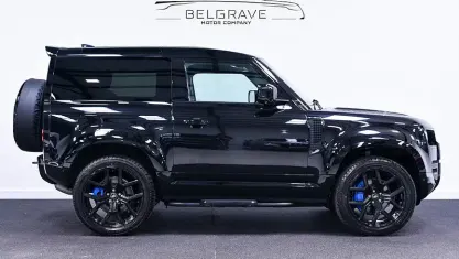 Used Land Rover Defender SE Dynamic 250 HP (183 kW) 2022 Black SUV