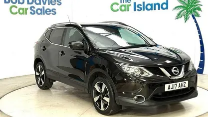 Black Used 2016 Nissan Qashqai N-Vision SUV | £9,300 (Fair price)