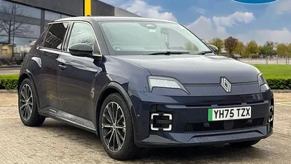 Used Renault 5 E-Tech Iconic 89 kW (122 HP) 2025 Hatchback