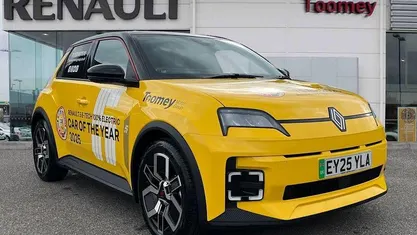 New 2025 Renault 5 E-Tech Urban Hatchback | £21,990 (Fair price)