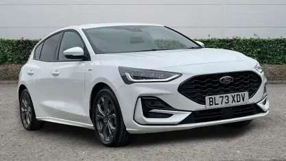 Used Ford Focus ST-Line 155 HP (114 kW) 2024 White Hatchback