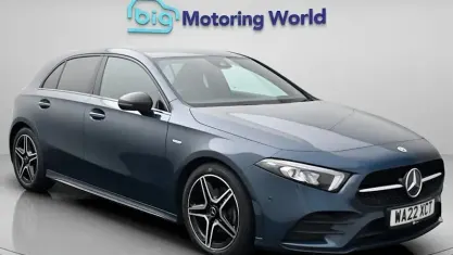 Käytetty Mercedes A180 Executive 136 HP (100 kW) 2022 Sininen Viistoperä