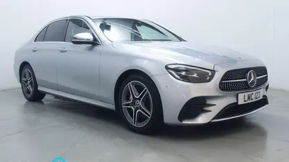 Usado Mercedes E200 AMG line 197 HP (144 kW) 2023 Sedan