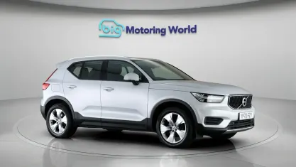 Used Volvo XC40 Momentum 163 HP (119 kW) 2020 Silver SUV