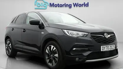 Used Vauxhall Grandland X SRi 131 HP (96 kW) 2020 Black SUV