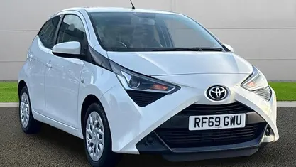 Used 2020 Toyota Aygo X-play Hatchback | £8,499 (Good price)