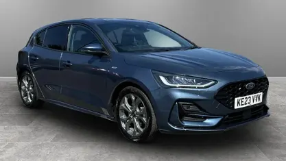 Used Ford Focus ST-Line 155 HP (114 kW) 2023 Blue Hatchback