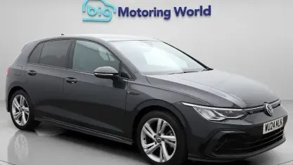 Second-hand VW Golf VIII R-line 150 CP (110 kW) 2023 Hatchback