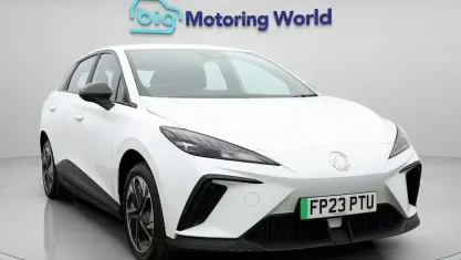 Used MG MG4 EV SE 319 kW (435 HP) 2023 White Hatchback