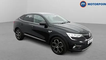 Begagnad Renault Arkana Techno 140 HK (102 kW) 2023 Svart SUV