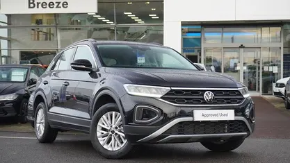 Used 2025 VW T-Roc Life SUV | £24,309 (Fair price)