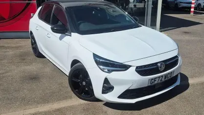 Used Vauxhall Corsa GS Line 101 HP (74 kW) 2022 White Hatchback