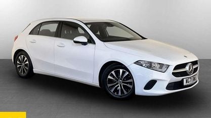 Begagnad Mercedes A180 SE 136 HK (100 kW) 2021 Vit Halvkombi