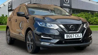 Used Nissan Qashqai N-Connecta 116 HP (85 kW) 2017 Black SUV
