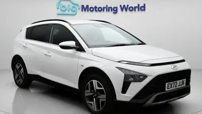 Begagnad Hyundai Bayon Premium 101 HK (74 kW) 2023 Vit SUV