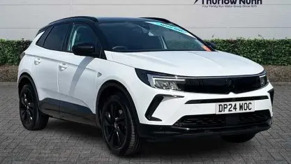 Used Vauxhall Grandland X S 225 HP (165 kW) 2024 White SUV