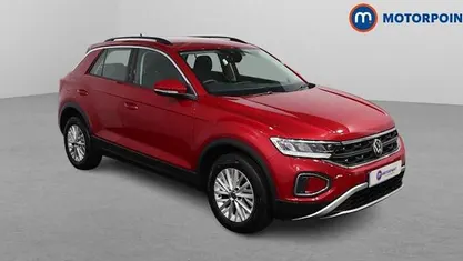 Used VW T-Roc Life 110 HP (80 kW) 2023 Red SUV